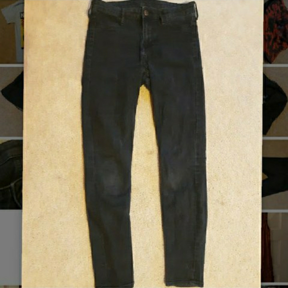Black skinny jeans